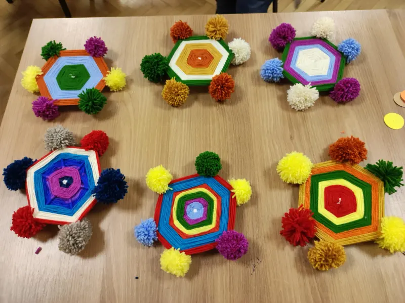 IMG_20240309_182207 Pająki tarczowe wykonane na warsztatach Urban Magii