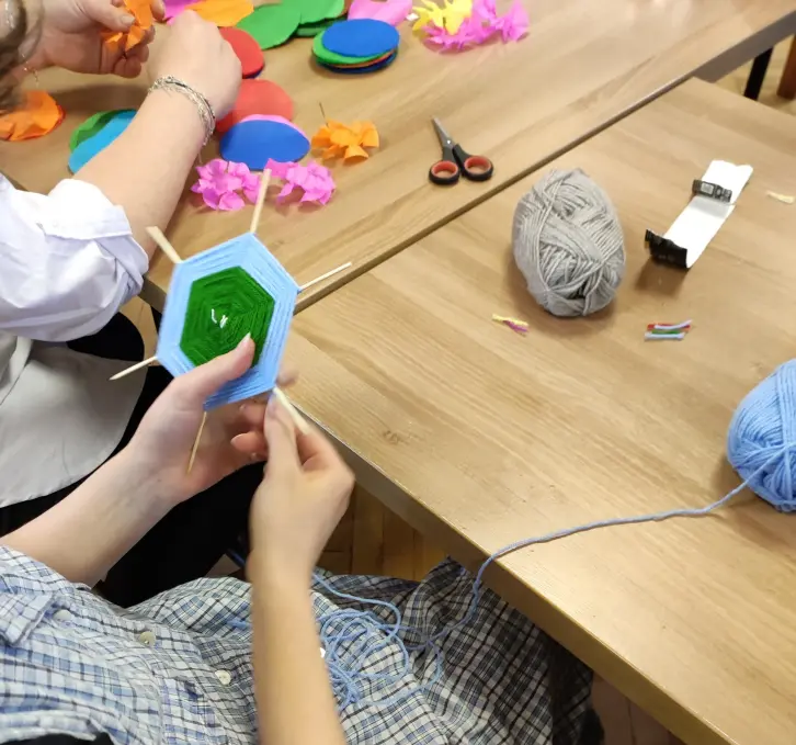 Schowek_12-07-2025_02 Warsztaty pająków tarczowych prowadzonych przez Kasię Dorotą z Urban Magii